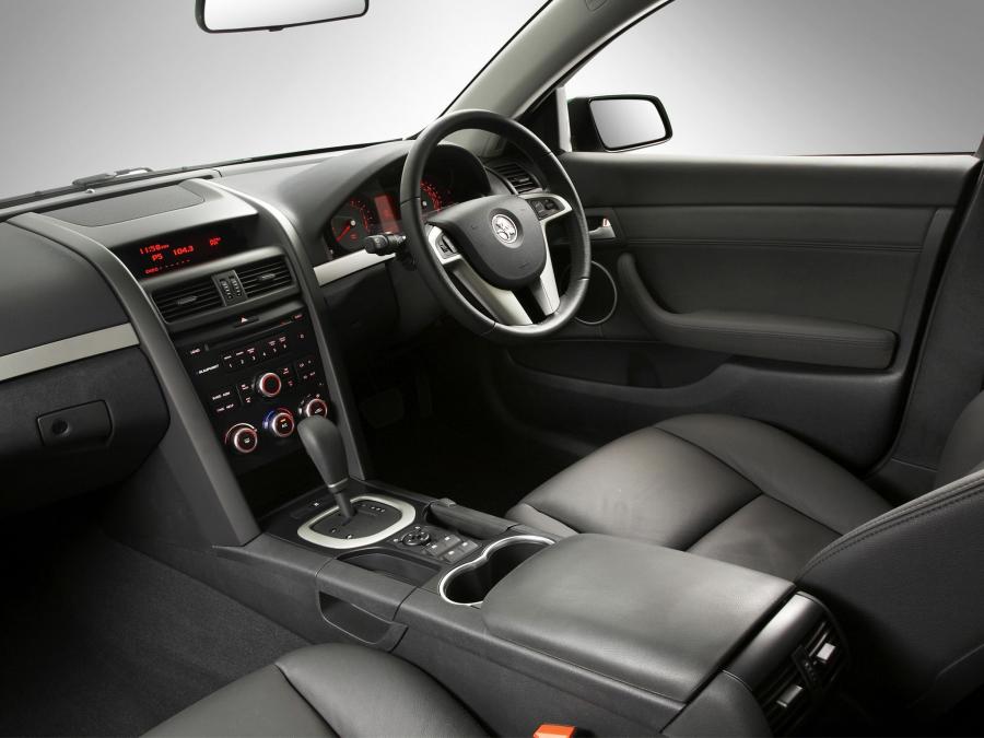  Holden Commodore SV6 Sportwagon 2008 года  (фото 2 из 16)